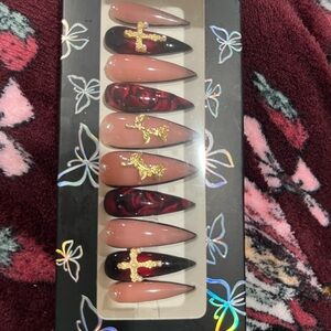 Elegant Black and Red Press-On Nails with Gold Accents